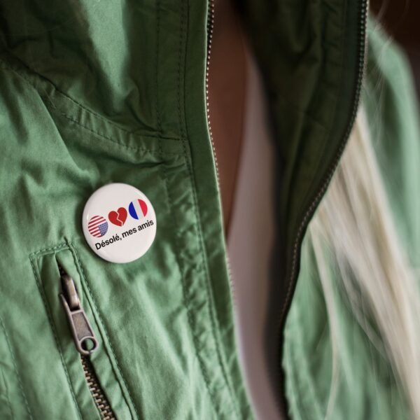 Désolé Mes Amis - Pin Button